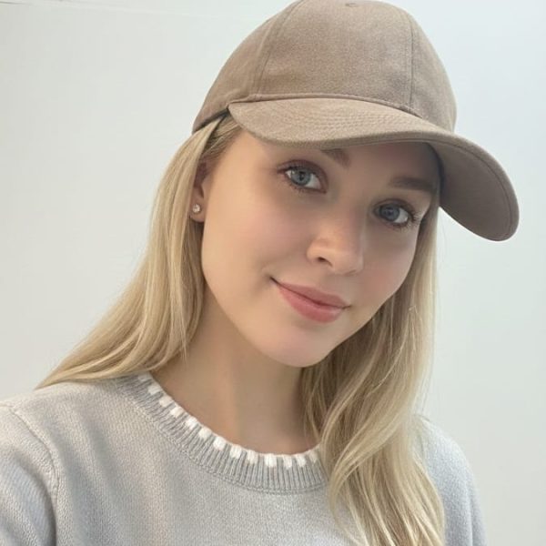 GORRO CON VISERA